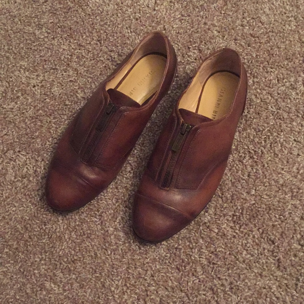 Gianni Bini leather Oxford shoes